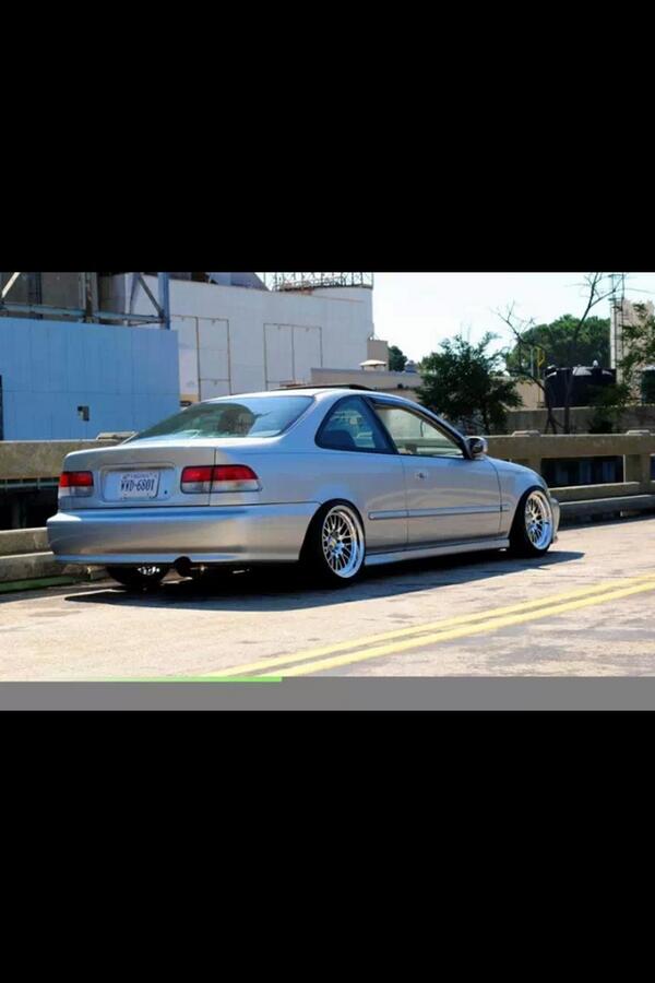 Drifting car tweet media