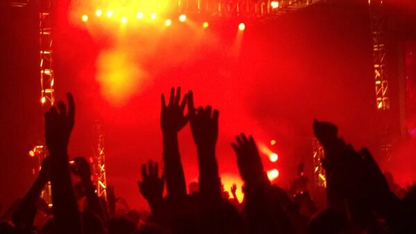 MarkandreL's tweet image. “@edmIslife00: Quote with a rave pic” ❤️🙌 @nickyromero