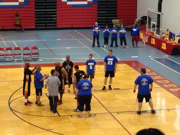 JenniferKorp72's tweet photo. #slamtastic. Mr. Gutierrez getting his free shot! http://t.co/xy3zE5dQgX