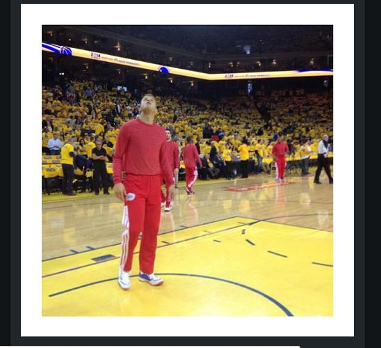 Dreamdefenders's tweet photo. Close-up: #Clippers players wear warm-ups inside out in protest of owner #DonaldSterling during #nbaplayoffs. #POWER http://t.co/RIJPIoCngK
