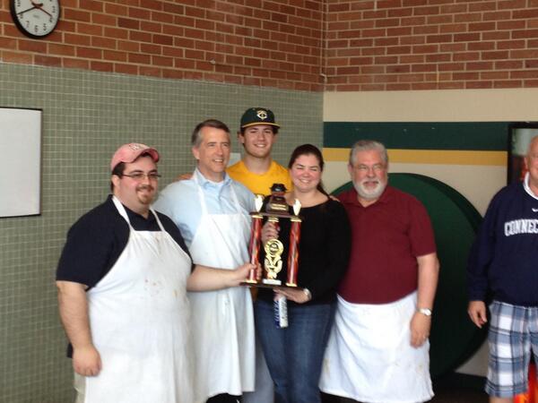 kzone8's tweet photo. 1st prize in amateur category at North Stamford @ExchangeClub #Charity #Chili Challenge goes to @StLeoFair cooks. http://t.co/UQrhy7ZwZA