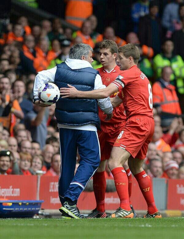 yuayi_JR's tweet photo. Puto amo nivel: Jose Mourinho http://t.co/z3m2tIu68n