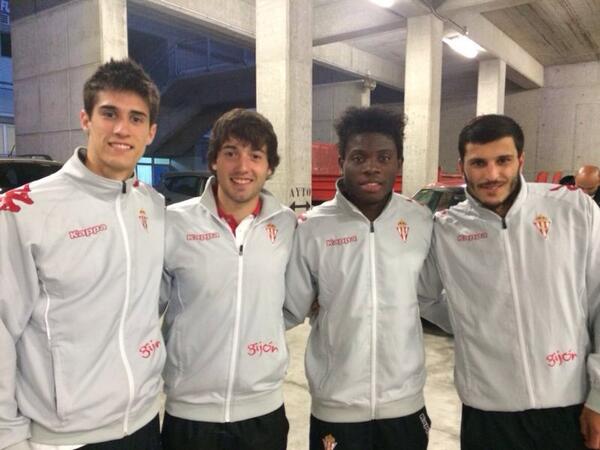 MarcosMartin87's tweet photo. Aquí os dejo una foto exclusiva: los cuatro goleadores del Tartiere.. @pablinperez7, @jony2426, @danielndi2 y Yacine. http://t.co/eFjKjqHNLh