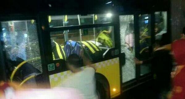 fenerxzone's tweet photo. @_ertemsener  Metrobüse yolculuk yapan FB taraftarına saldıran itlerden'de bahset http://t.co/rt0NhczYxF