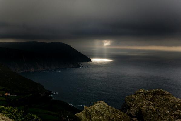 _Paisajes_'s tweet photo. Costa da Morte, una llamada al cielo, (A Coruña). http://t.co/s4hv8dnZ2w