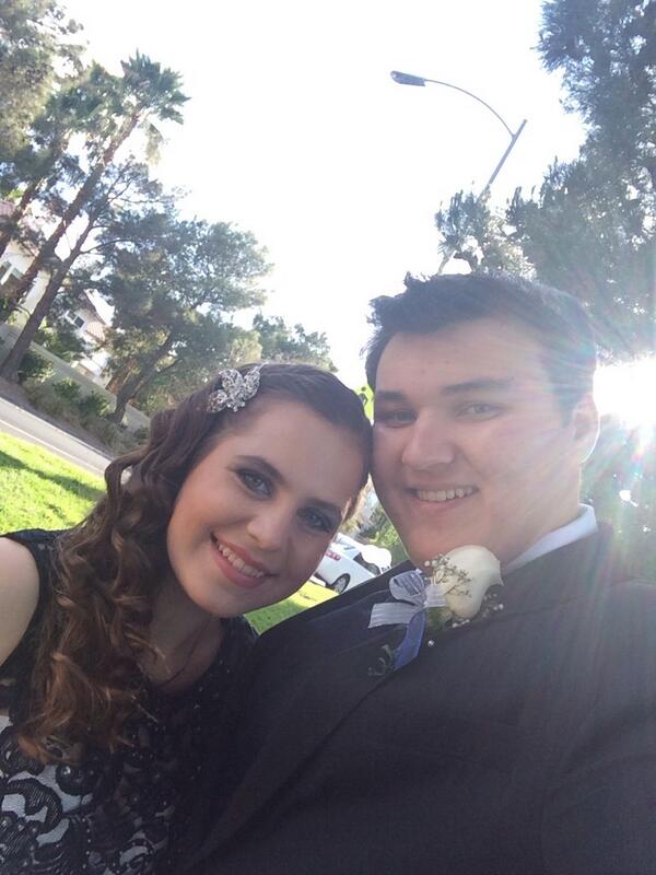 roxyrosej's tweet image. Prom 2014!😍 #promselfie