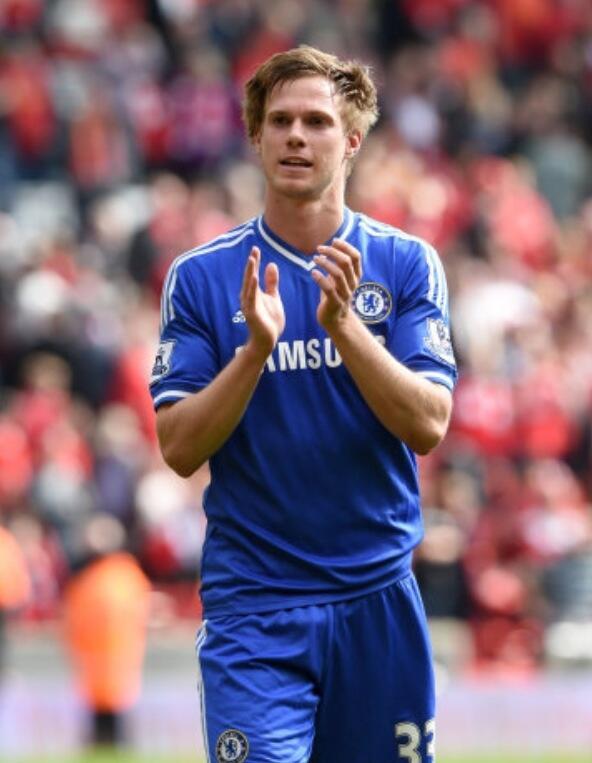 ChelseaNewsID's tweet photo. Penampilan debut Tomas Kalas yang luar biasa juga! Mematikan pergerakan Luis Suarez kemarin :D http://t.co/YlUSyWlHzO