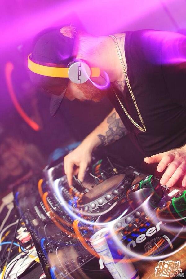KennedyJonesTHO's tweet photo. Stay rockin my @SOLREPUBLIC headphones tho! #SoldierOfSound Thank you for always keepin me laced! http://t.co/bTufXJvdrA