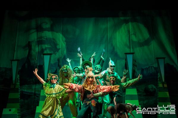 elecantillo's tweet image. #FOTO: #ElMagoDeOz de @SkenaTeatro (dirigida por @ArmandoMuTe) en el Teatro de Catia #FTC2014 @ccspuroteatro