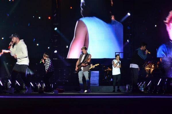 aceitunass39's tweet image. #OneDirectionEnPeru  los amo dms&amp;lt;3