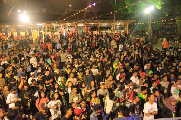 ini dia kemeriahan sesaat sebelum <a href="/tonyq_rastafara/">Tony Q Rastafara</a> on stage #BBB80