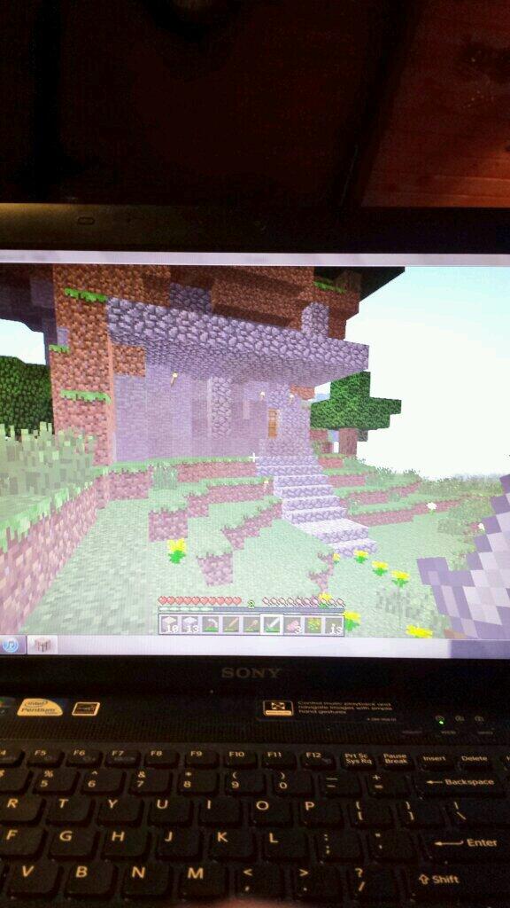 edjskier's tweet photo. The perfect way to end the weekend! #buming #minecraft http://t.co/xIVp4ikUh9