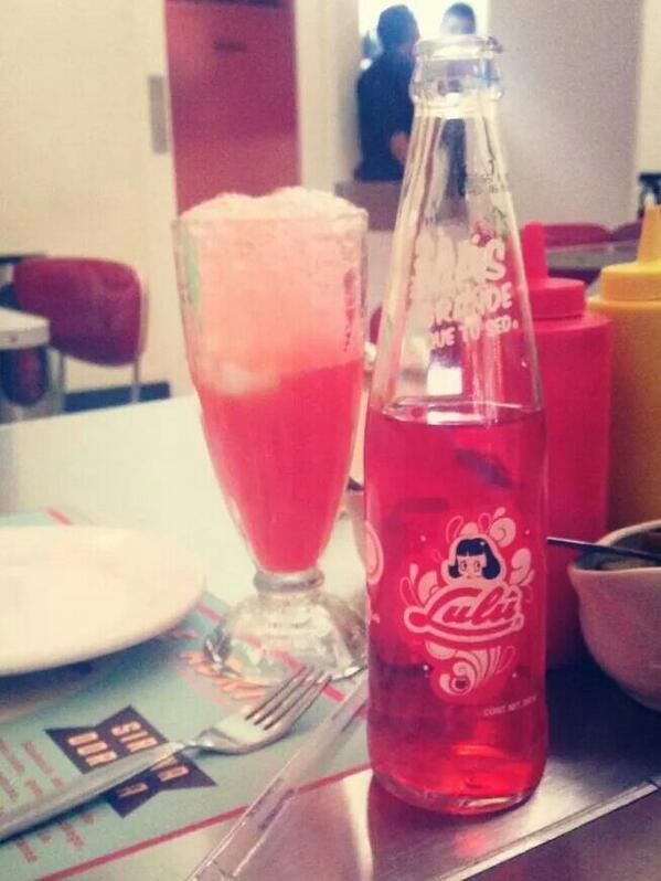 Aunque_Te_Duela's tweet image. A ganar:

1 Da RT y FAV a este tuit
2 Contesta: ¿Cual es tu bebida favorita?
3 Sigue a quien dio RT 
4 la mía es: