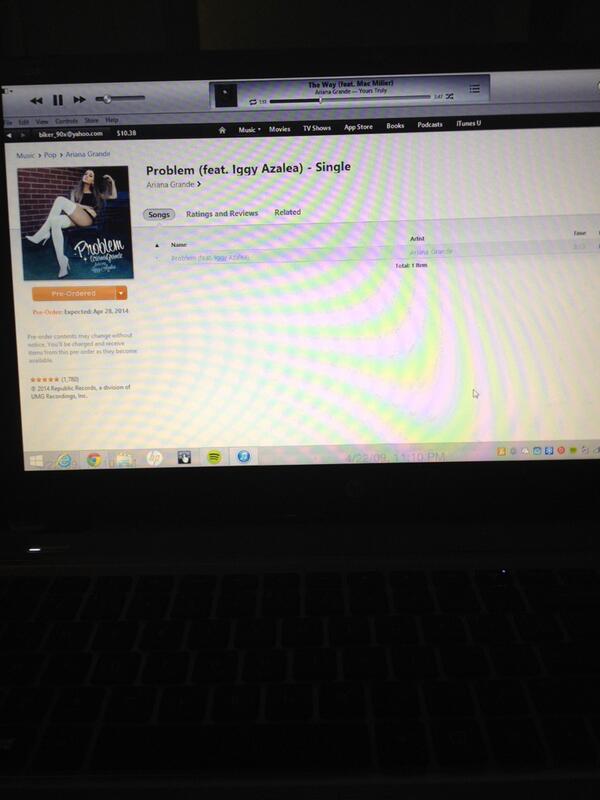 paragongrande's tweet image. MY LAPTOP &amp;amp; BODY ARE READY

#ProblemTonight 
#PreOrderProblemOniTunes 🌚💕