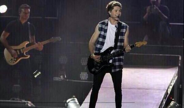 Espacio360Peru's tweet image. (VIDEO)Mira las primeras imágenes del concierto de #OneDirectionEnPeru publicadas por los fans
bit.ly/1fHZbkZ