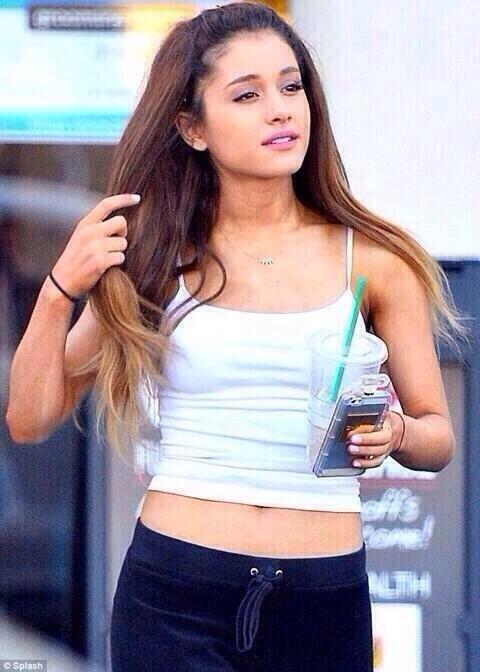 DailyNickJonas's tweet image. Do it for this girl  #BuyProblemOniTunes #ProblemOutNow