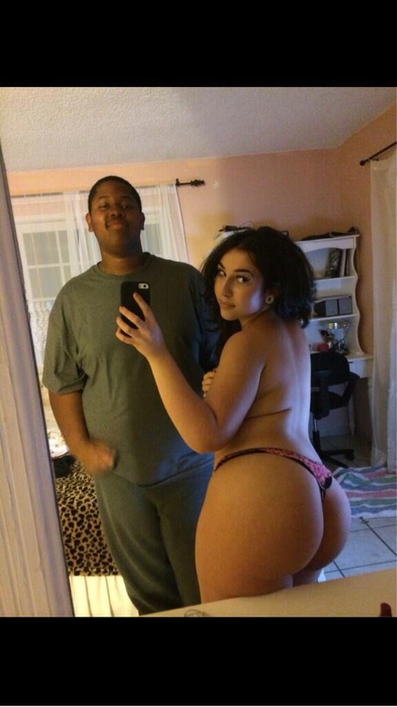 MAJORORLANDO's tweet photo. Caption "And to all the girls that played me, eat your muthafuckin heart outtttt" http://t.co/ghR5wcPPym