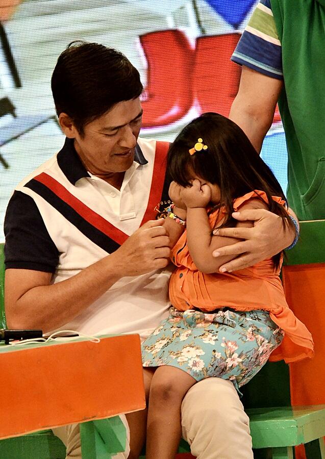24 Oras on X: "Simple but meaningful ang birthday gift ni Ryzza Mae Dizon  sa tatay-tatayan niya sa showbiz na si Vic Sotto. http://t.co/XCPwv0Y19T" /  X