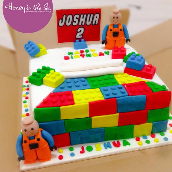 honeybee_tweet's tweet photo. everything is awesome!!! LEGO 3D cake #cake #lego #movies #chocolate http://t.co/GHDIXkMG8e
