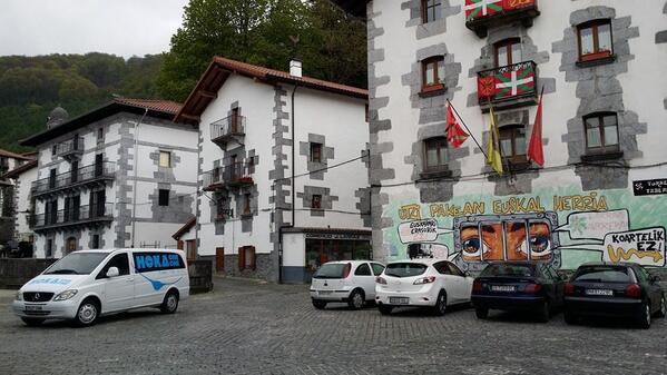 <a href="/HokaSpain/">Hoka oneone Iberia</a> visito 8 apellidos vascos