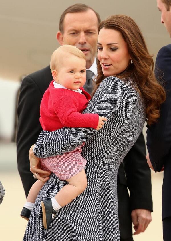 ELLEmagazine's tweet photo. 7 photos that PROVE Prince George is getting cuter and chubbier than ever: http://t.co/fbBlBSUvI7 http://t.co/gyjpk1fGRB