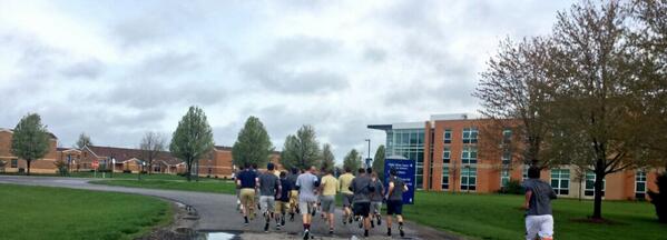 CoachRamirez7's tweet image. Monday morning jog with the guys!
#CampusLoop
#UISbaseball