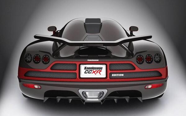 SimpleCars's tweet image. Such a good looking car from behind ! #supercars #RETWEEET #carlovers