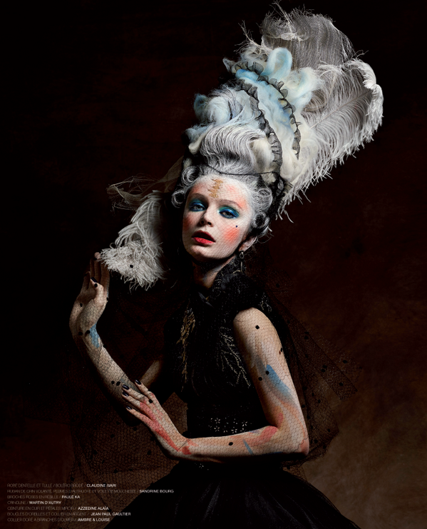Ambre_Louise's tweet photo. Royal adundance for a Royal reminiscence @TOTEM_Fashion #AestusMagazine #APR2014 #ambre_louise 's necklace http://t.co/4gYv8xvIa7