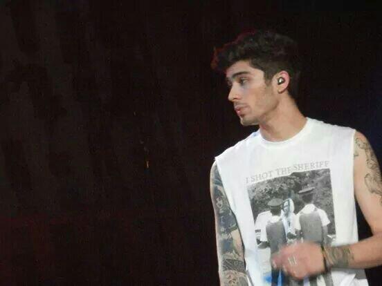 imFRAPPEper's tweet image. "I can blow your whistle baby.. whistle baby here I go" hahah:) #OneDirectionEnPeru #ZAYNMAKEYOURINSTAGRAMPUBLIC xd