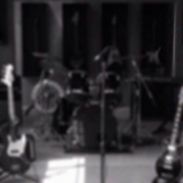 Skc5x's tweet photo. 」

.

.

]

.

.

+

.

.

　　　　月に手を伸ばせ

.

　　　　　Cloud5

　　　　　　　　　Sk . Ire

.

　　　　　　たとえ届かなくとも

.

.

」 http://t.co/VdKejTKuKD