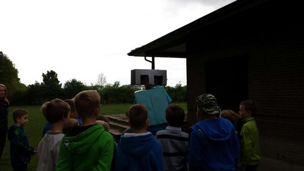 Minecraftwereld... Steve heeft problemen... waar de IMG wel niet goed voor is! ^PC