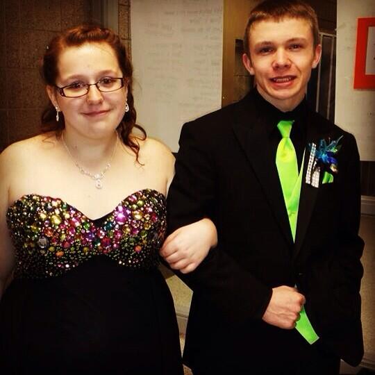 mariah_mcd2010's tweet photo. Me and my prom date!!:) best person to be with on a crazy day http://t.co/ZYnv89EJG7