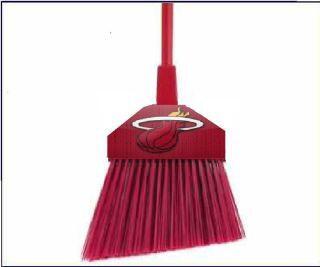 MiamiHeatRepeat's tweet photo. Get your brooms ready #HEATnation!! http://t.co/qDJZPezhaS