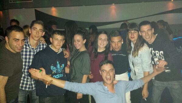 ivan_tigre9's tweet photo. @YukiNumber11 @aarongc19  @CoralParla @lara21_21 @galan2509 @RPantoja20 #jorge#valverde buena noche de cumple 😎😎 http://t.co/b5gt1eUWi2