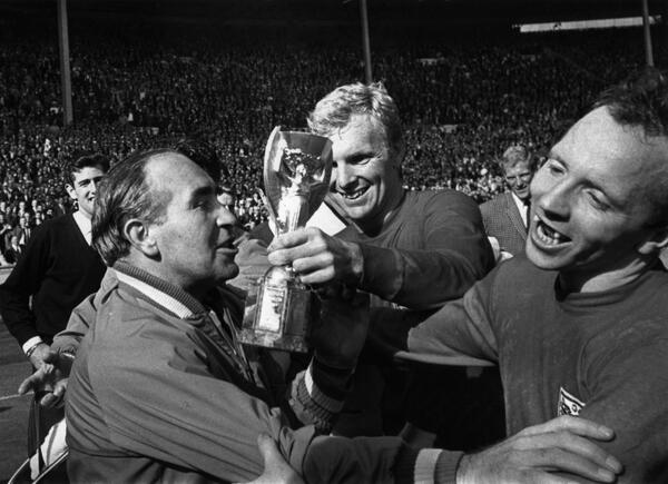 EnglandFootball's tweet photo. In remembrance - ON THIS DAY in 1999 @england's World Cup winning manager Sir Alf Ramsey passed away aged 79... http://t.co/Ady8mx3JAT