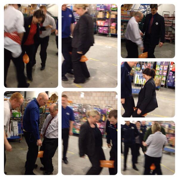 Haslingden smile &amp; chat just the way we like it <a href="/Bevjean41/">Beverley Finnigan</a> @jackrylance <a href="/Geddyboy100/">Ged Maher</a> <a href="/Hellosmiler/">liz</a> @TabithaParry