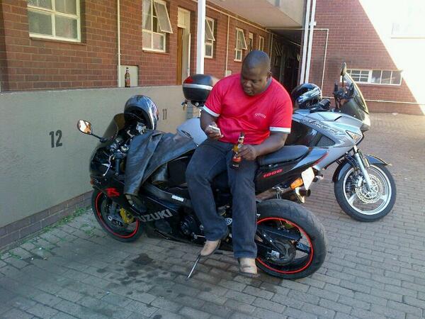 siphumaauto's tweet photo. Chillas http://t.co/UvZJzDK8ZF