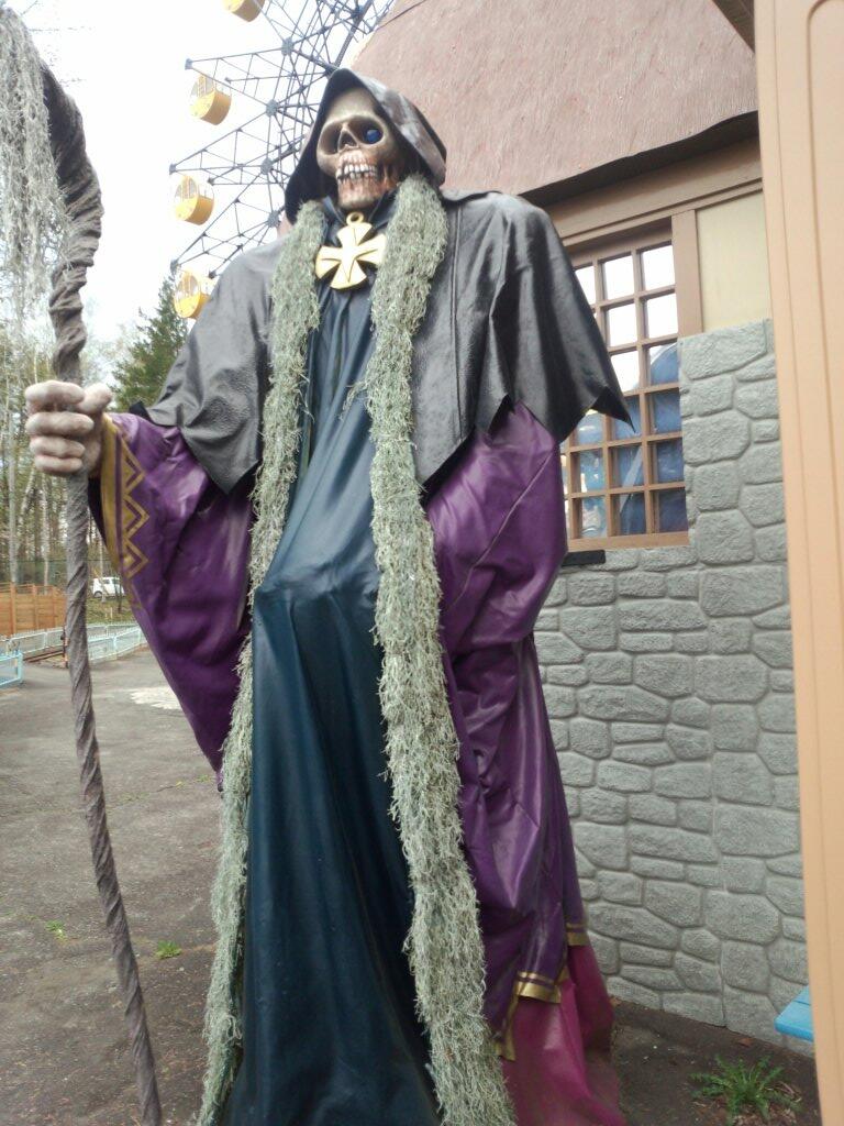 緋煌颯 در توییتر 岩手県盛岡市 遊園地 その名も岩山パークランド ここのお化け屋敷入り口に設置してある ドクロの仁王立ちのおっさんが完全にたっている ハレンチ像 行ったらみてみぃーよ Http T Co X1wyb2qitt