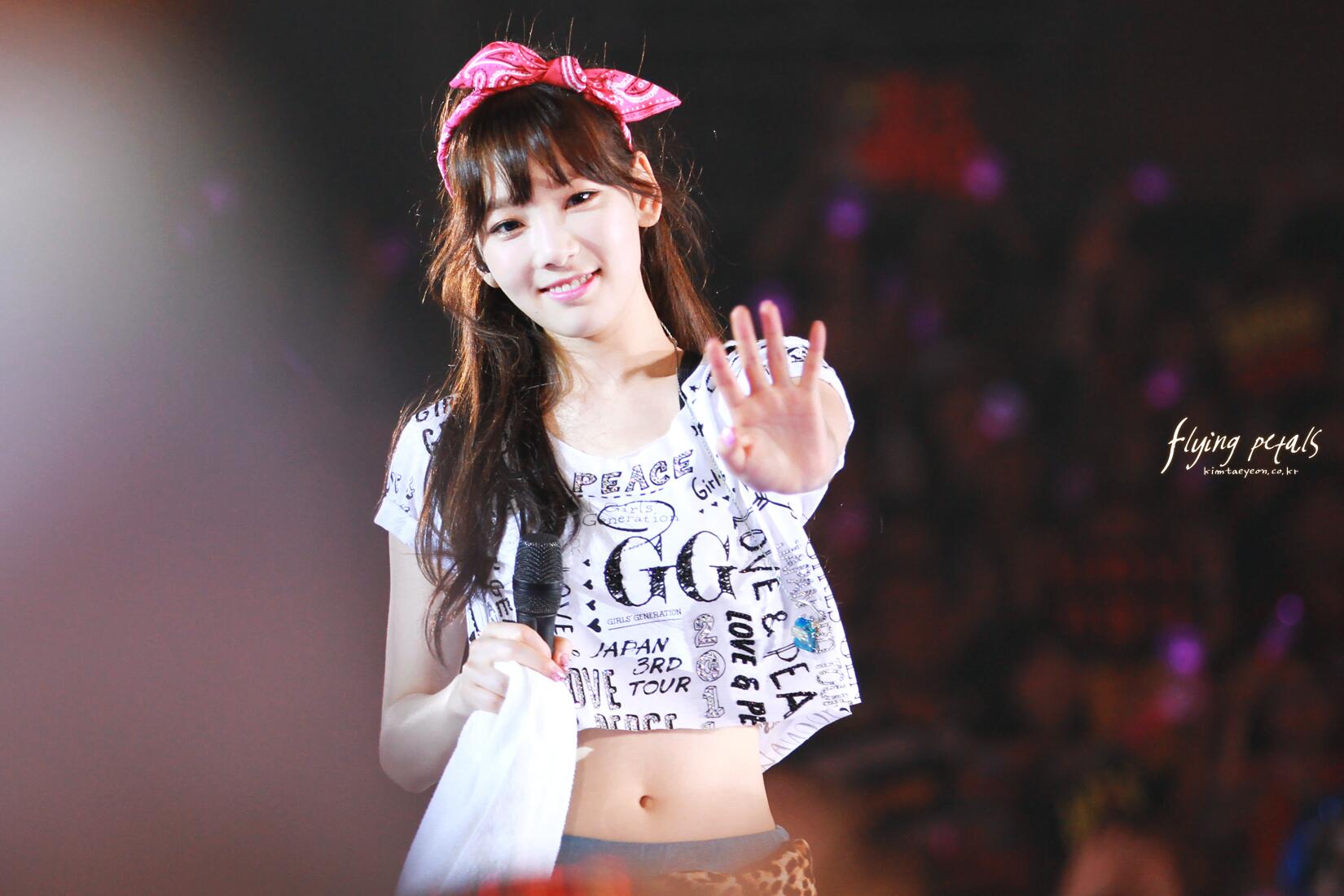 BmTz5R7CMAECZ1d.jpg:large