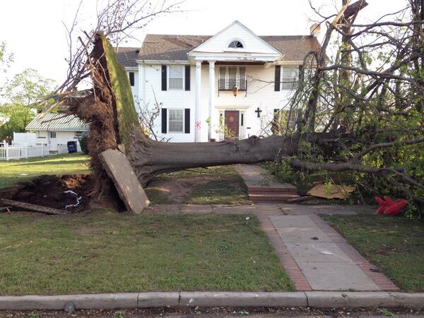 Shocking how these trees just barely missed this home. #baxtersprings