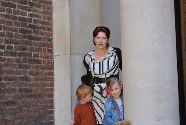 RiddSarah's tweet photo. At Hampton#court during the school#Holidays with the #twins http://t.co/V5O3ftYHtC