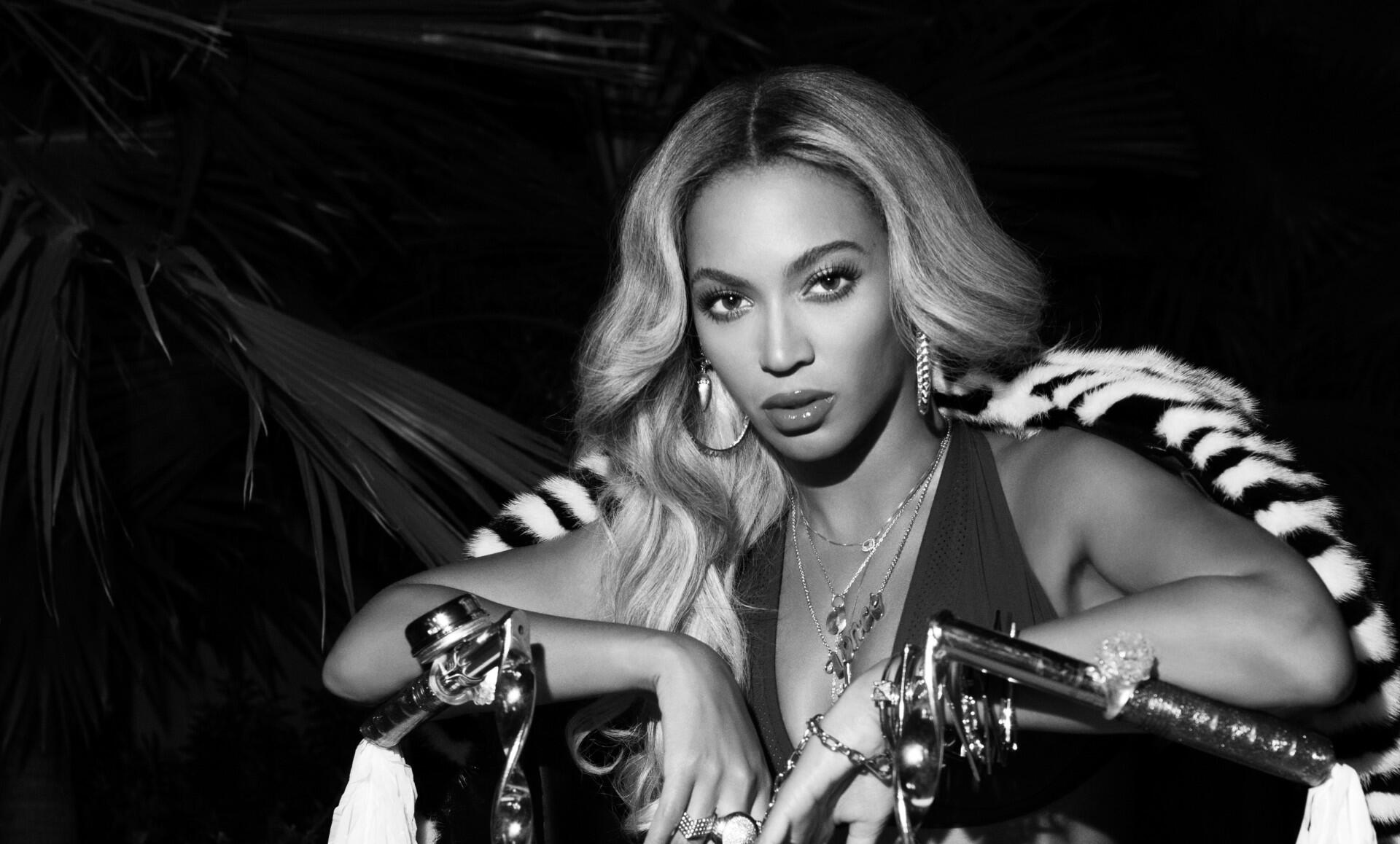 Beyoncé » álbum &lsquo;&lsquo;BEYONCÉ&rsquo;&rsquo; (Self-Titled Visual Album) PLATINUM