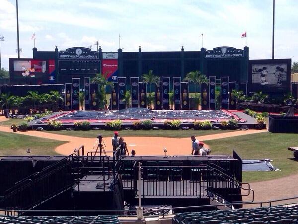 CheerPerks's tweet image. Hey baseball players, we took your field 😏