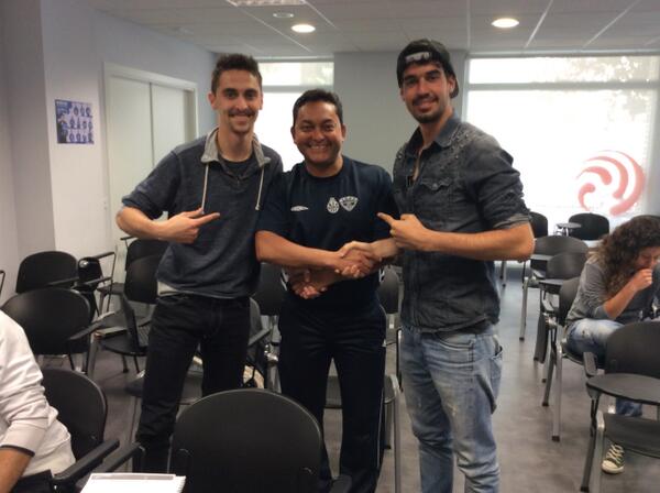 daviidmen's tweet photo. Atencion porq freddy "el tata en leggins " ficha por el club pegatina para hacer los trabajos... #2nivellcornella http://t.co/Ip5fnXiU2t