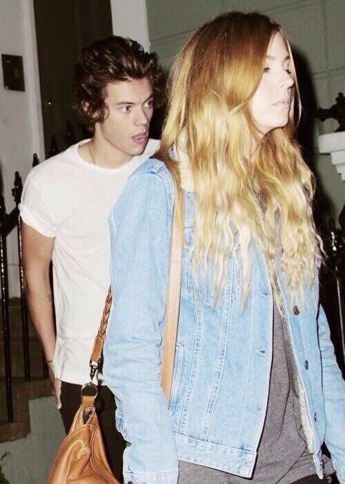 httploxser's tweet image. With my loser of a sister👌