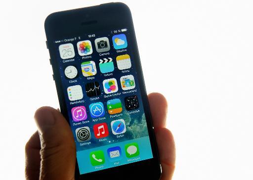 JDeminter's tweet photo. "@YahooTech: Apple offers to fix broken power buttons on iPhone 5 models https://t.co/QVCNhOSzXk http://t.co/TDcK99tm1b"@bwiedenbeck lol
