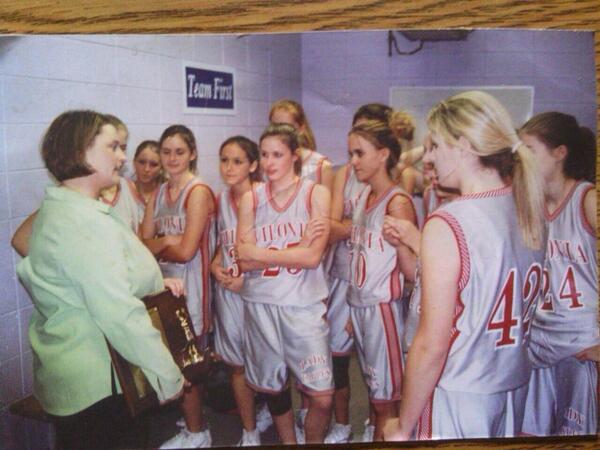 jeremypeppas's tweet image. This Vilonia basketball picture was found in Batesville this morning. #arpreps #arwx