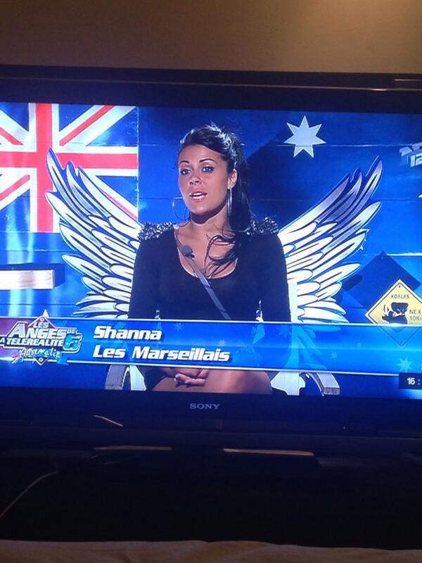 LafonJonathan's tweet photo. Femme parfaite ! 😍🙈🙌❤️@Shannakress83 #yenaasser #femmetatoué #LesAnges6 #bombalatina #legerpourlegout http://t.co/uyJ07eVuo2