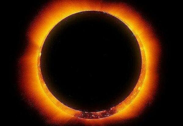 JeanSuriel's tweet photo. Mañana, martes 29 de abril, ocurrirá el primer eclipse solar anular del año. @CDN37 http://t.co/HwVTzDOoHK