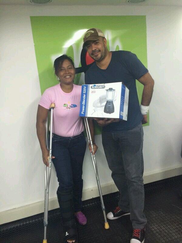 Gloria Loboa, la feliz ganadora de la súper licuadora del #DomingoRetroConEnergia <a href="/salazarmao/">mauricio salazar</a> @cuervonoticiase